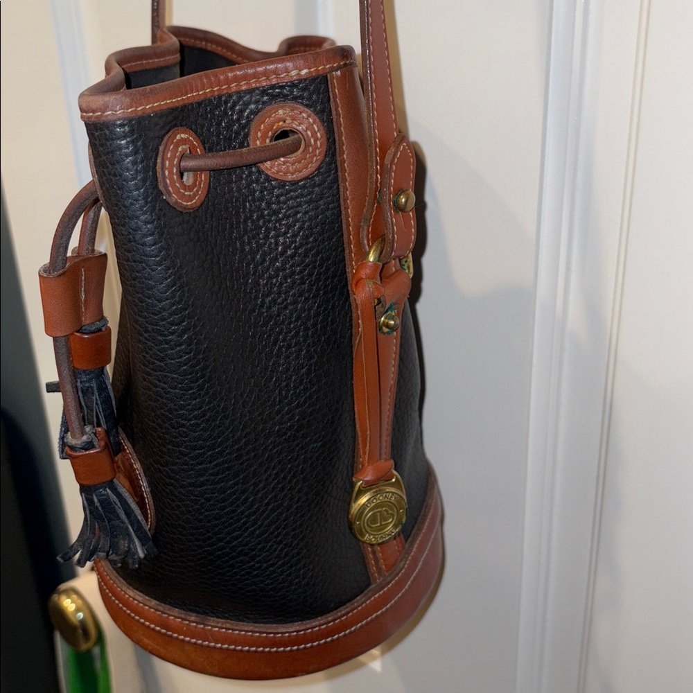 Vintage Dooney & Bourke All-Weather Leather drawstring bucket bag - Picture 5 of 9